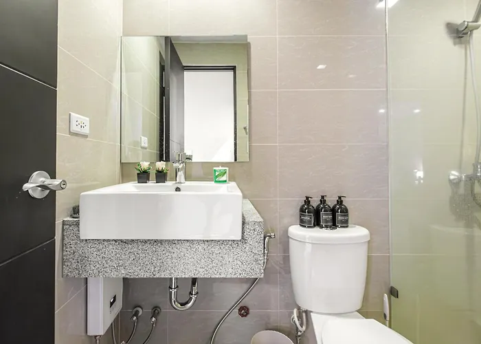Apartment Premium 3br Uptownbgc W/ Bathtub & Balcony
