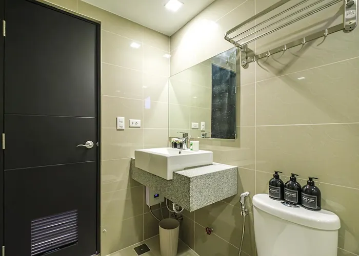 Premium 3br Uptownbgc W/ Bathtub & Balcony *