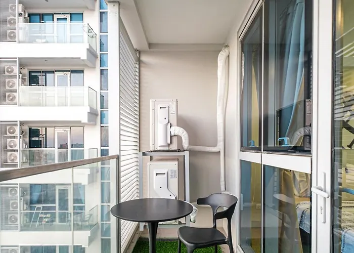 Premium 3br Uptownbgc W/ Bathtub & Balcony