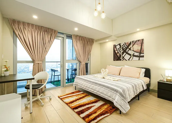 Premium 3br Uptownbgc W/ Bathtub & Balcony Apartment *