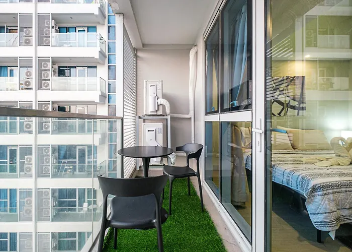 Premium 3br Uptownbgc W/ Bathtub & Balcony * Manila